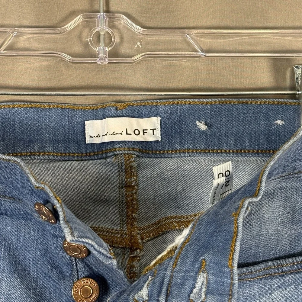 Ann Taylor LOFT Kick Crop Blue Denim Jeans Button Fly Medium Wash 24 / 00